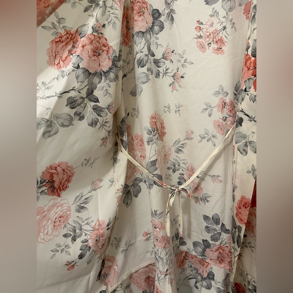 Birdy Grey Kenny Floral Ruffle Robe - Picture 4 of 6